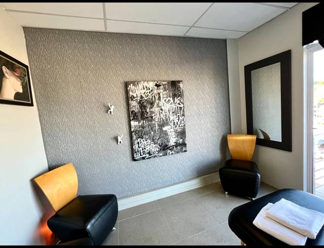67M² OFFICE FOR SALE IN BALLITO CENTRAL